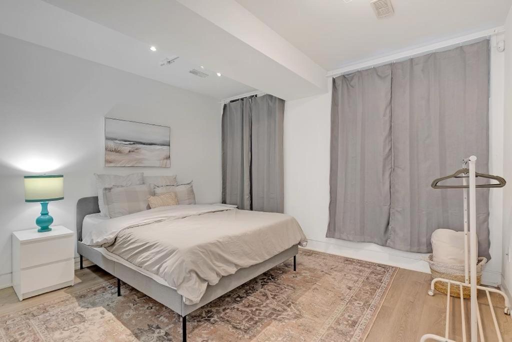 Suite In The Heart Of Downtown 토론토 외부 사진