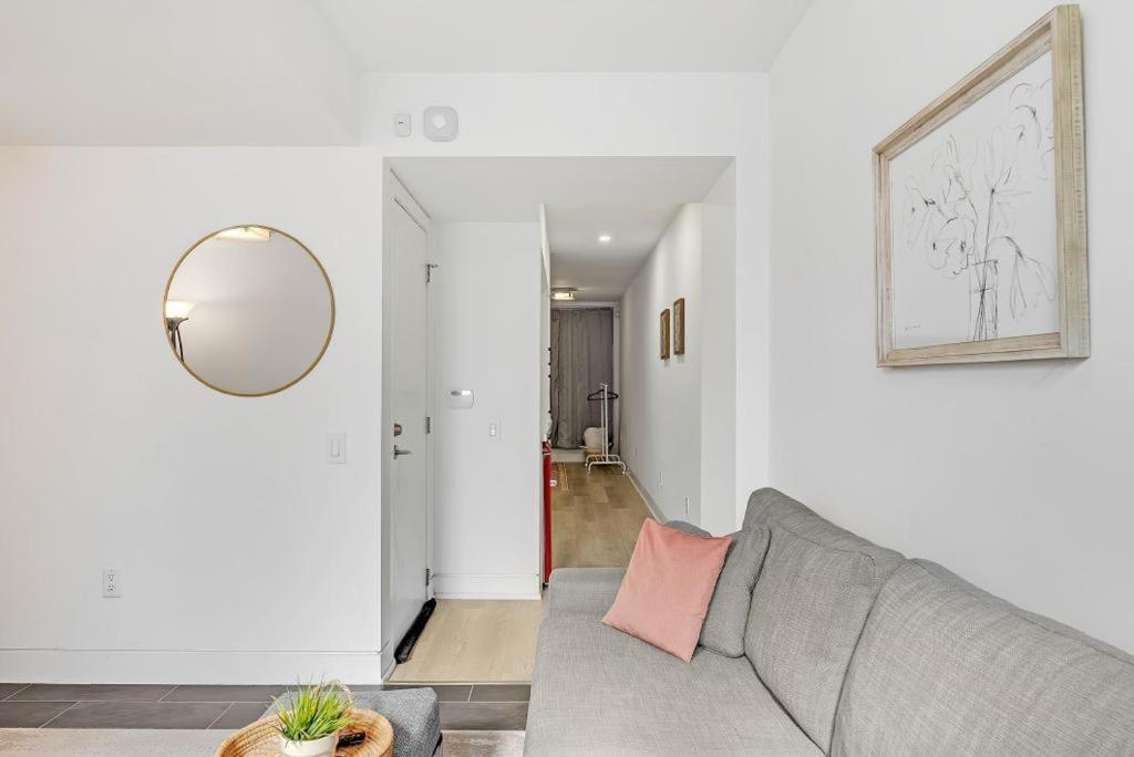 Suite In The Heart Of Downtown 토론토 외부 사진