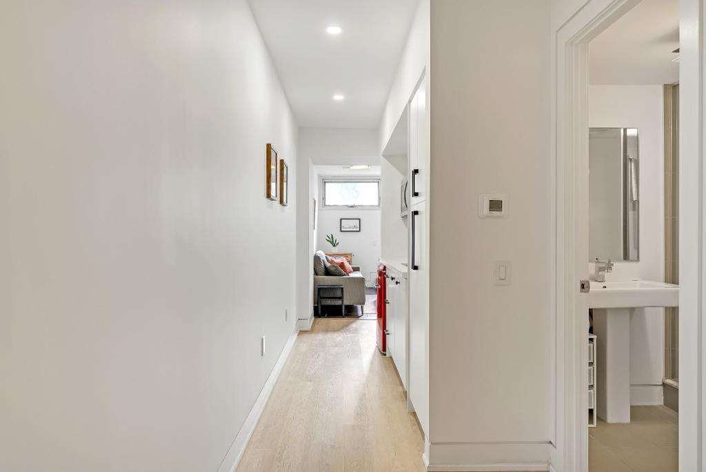 Suite In The Heart Of Downtown 토론토 외부 사진